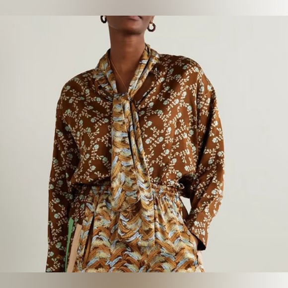 NWT - YVONNE S Silk Pussybow Blouse - Size M - Picture 2 of 5